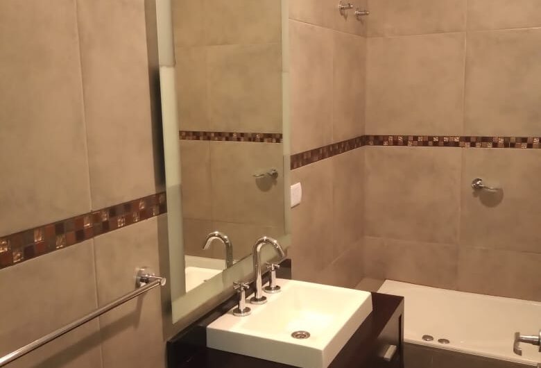 Vendo Casa Refaccionada a Nueva B° Altos de General Paz