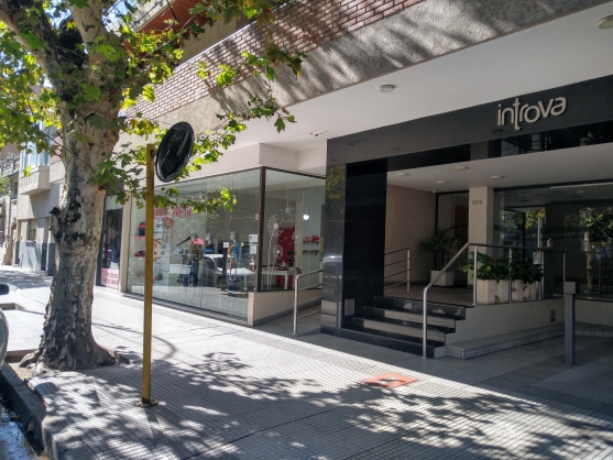 Vendo Local Comercial B° General Paz. 25 de Mayo 1000. Excelente Ubicación