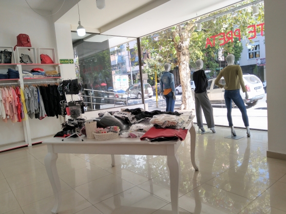 Vendo Local Comercial B° General Paz. 25 de Mayo 1000. Excelente Ubicación