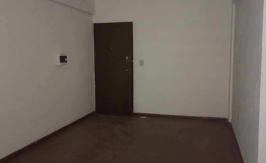 Oportunidad ! Venta de 2 Departamentos. B° Urquiza Monoblock Stabio.