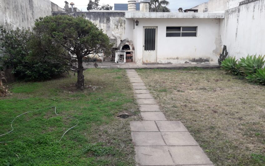 VENDO CASA + LOCAL COMERCIAL B° BAJO GRAL PAZ