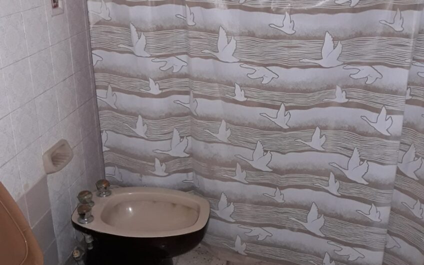 VENDO CASA + LOCAL COMERCIAL B° BAJO GRAL PAZ