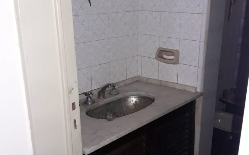 VENDO CASA + LOCAL COMERCIAL B° BAJO GRAL PAZ