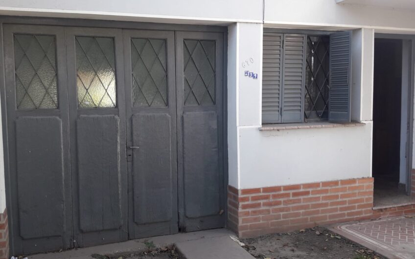 VENDO CASA B° RIVADAVIA