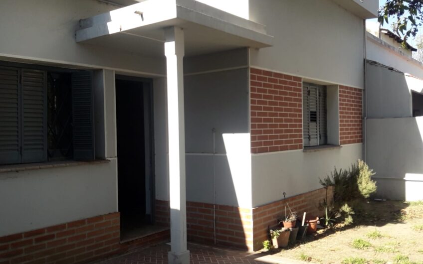 VENDO CASA B° RIVADAVIA