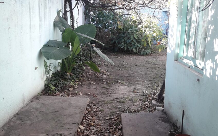 VENDO CASA B° RIVADAVIA