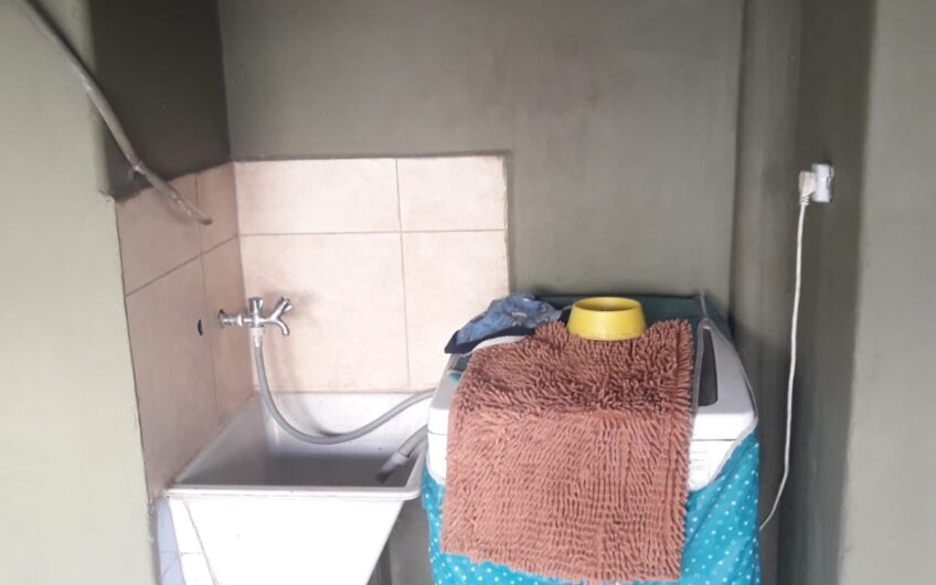 VENDO CASA 2 DORM B° SAN CAYETANO