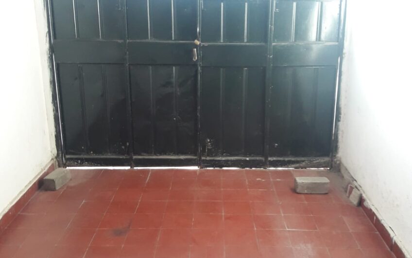 VENDO CASA 2 DORM B° SAN CAYETANO