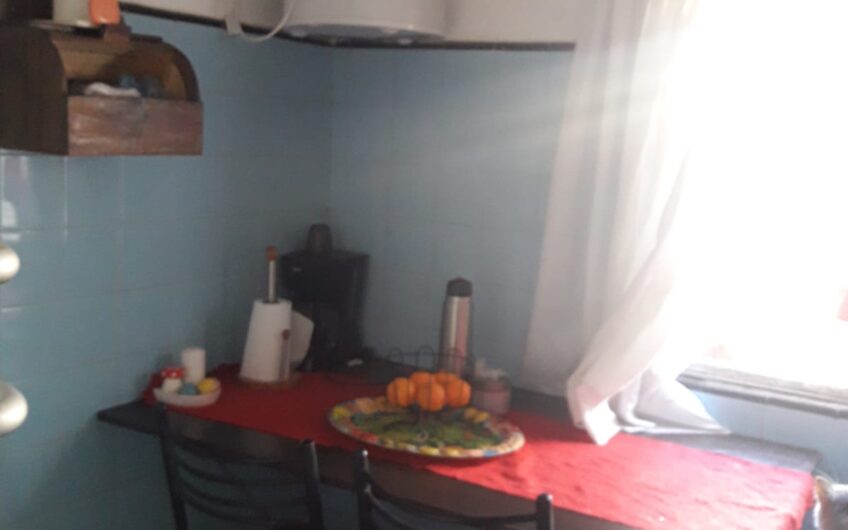 VENDO CASA 2 DORM B° SAN CAYETANO