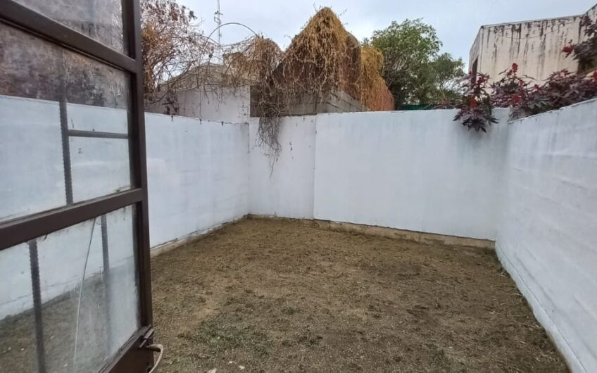 VENDO DPTO 1 DORM P.B B° JARDIN