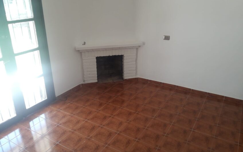 Vendo/Alquilo – Casona Frente al Jockey B° Jardin –