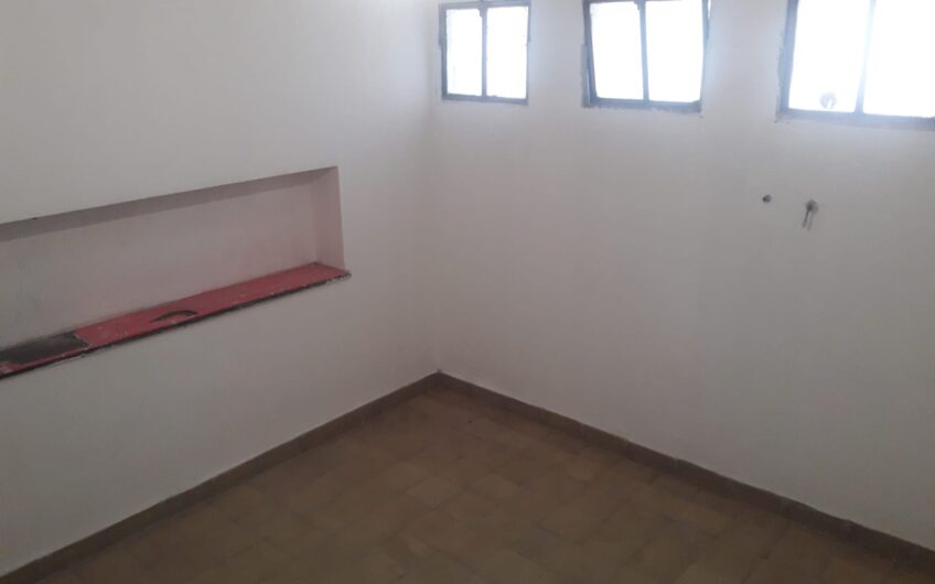 Vendo/Alquilo – Casona Frente al Jockey B° Jardin –