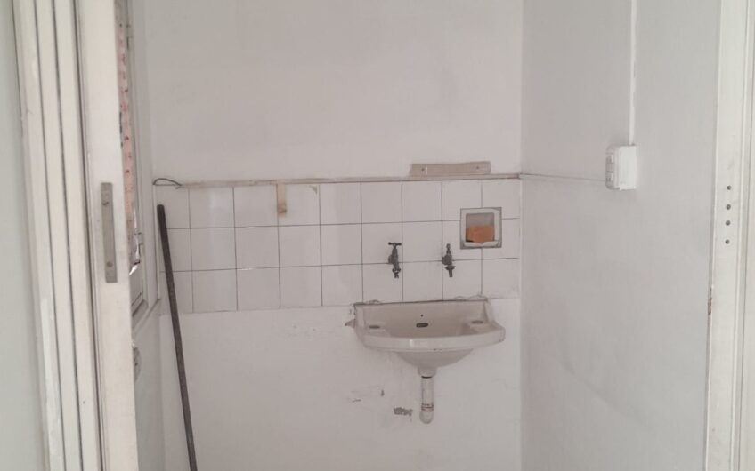 VENDO LOCALES COMERCIALES SOBRE AV. SABATTINI