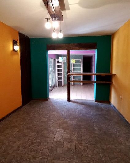 Alquilo Casa B° Talleres Sur. Calle Leartes y Lucio v. De Mansilla.