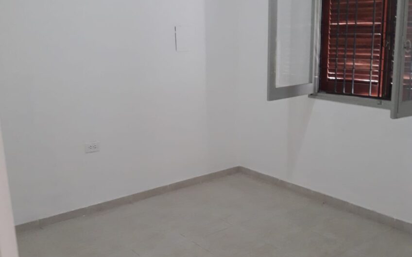 VENDO CASA 3 DORM B° PARQUE LOS MOLINOS