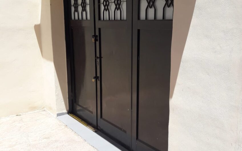 VENDO CASA 3 DORM B° PARQUE LOS MOLINOS