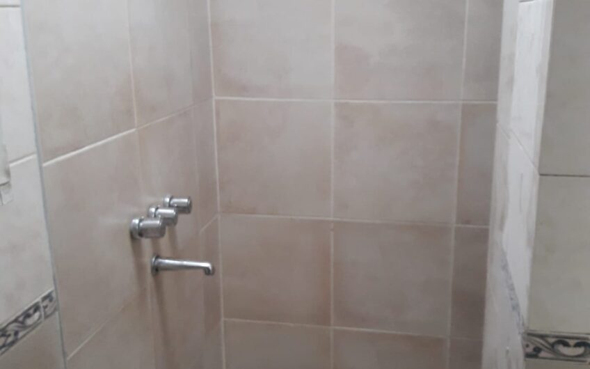 VENDO CASA 3 DORM B° PARQUE LOS MOLINOS