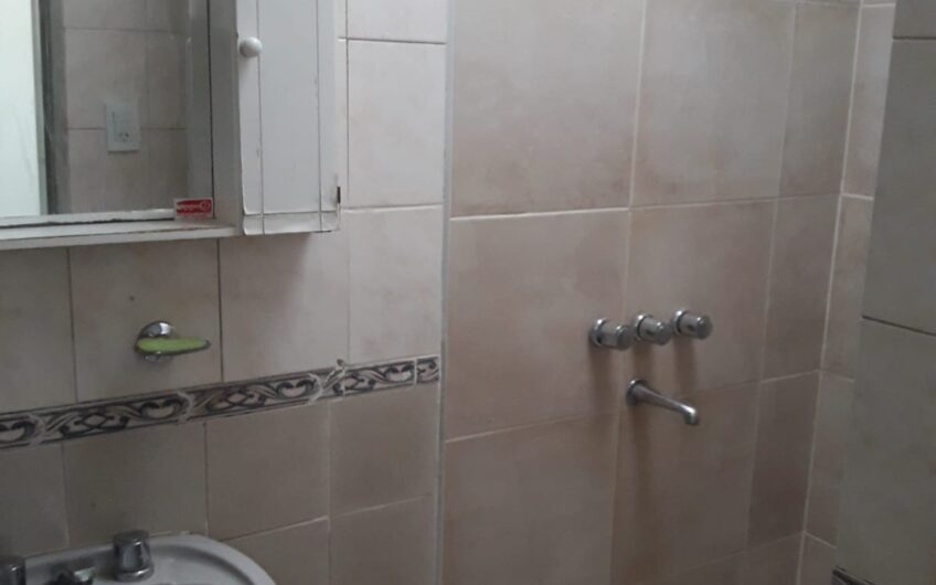 VENDO CASA 3 DORM B° PARQUE LOS MOLINOS