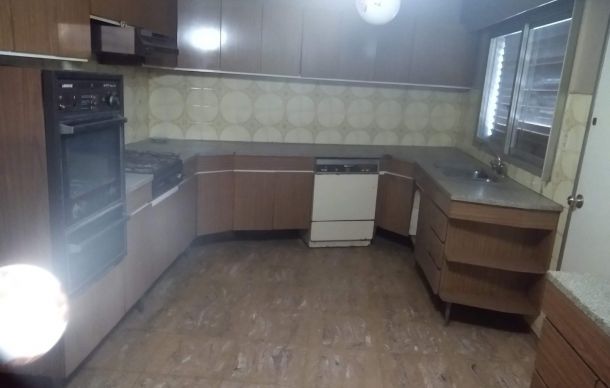 CASA EN VENTA DE 5 DORMITORIOS, B° MAIPU 2da.