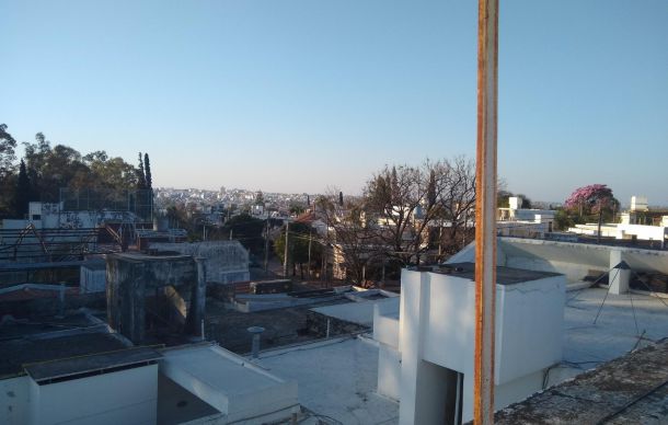 CASA EN VENTA DE 5 DORMITORIOS, B° MAIPU 2da.