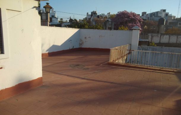 CASA EN VENTA DE 5 DORMITORIOS, B° MAIPU 2da.