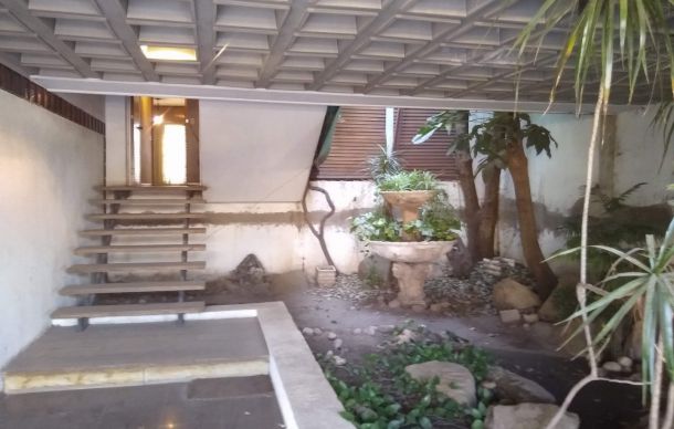 CASA EN VENTA DE 5 DORMITORIOS, B° MAIPU 2da.