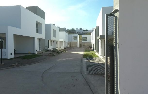 Vendo Duplex Barrio Cerrado “Cuesta Colorada”