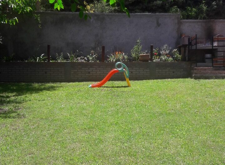 Vendo Casa esquina en “Villa Eden” Localidad de La Falda.
