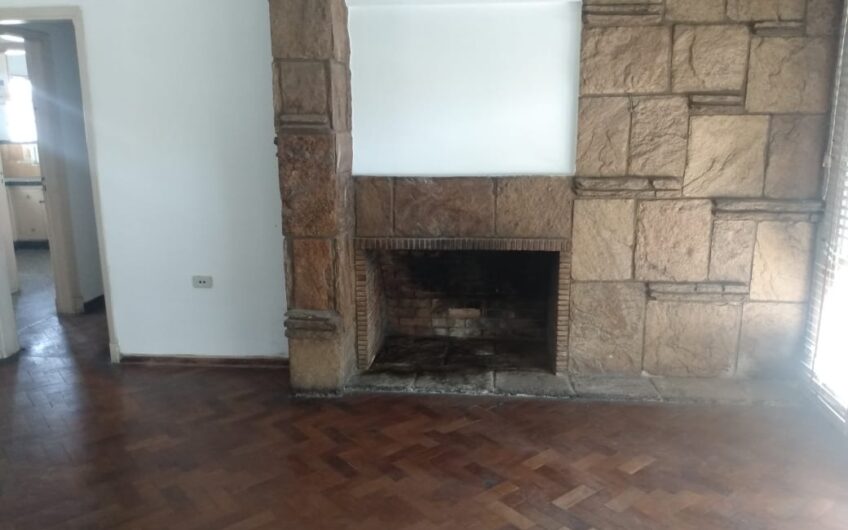 Vendo Casa B° Maipu 1ra sección. A metros de Av. Sabattini