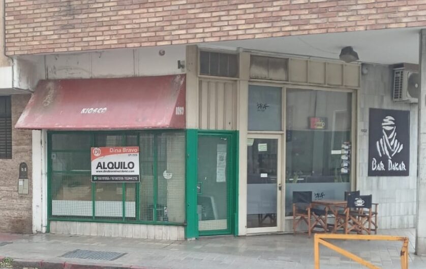 Alquilo Local chico frente a Plaza Colón.