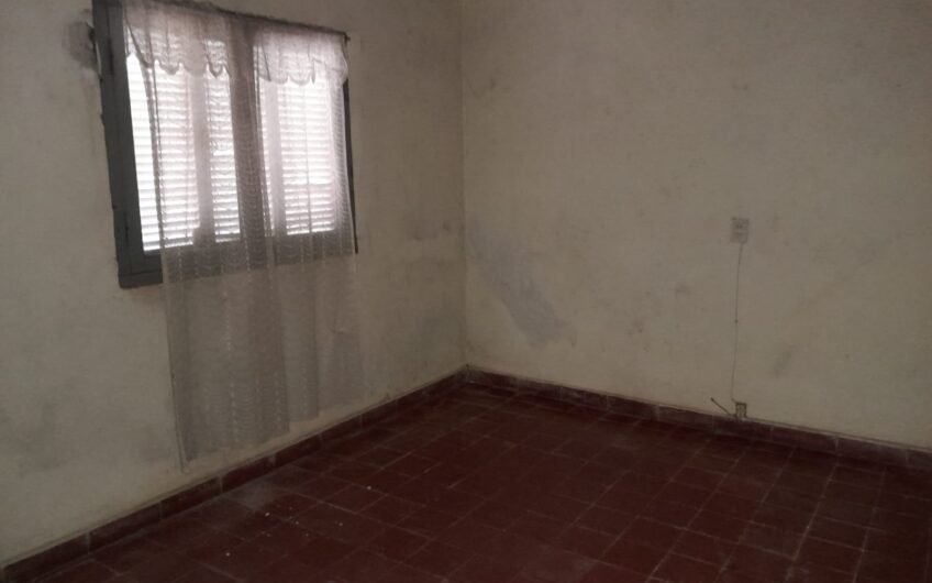 Vendo Casa + Dpto a Refaccionar B° Ferreyra