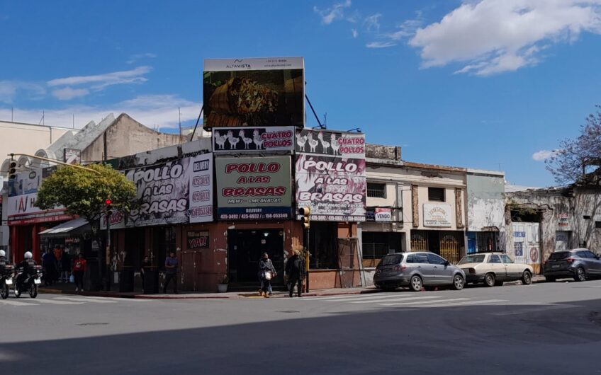 Vendo Excelente esquina Sarmiento y Maipu Ideal Constructora