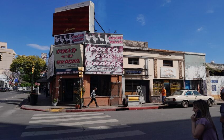 Vendo Excelente esquina Sarmiento y Maipu Ideal Constructora