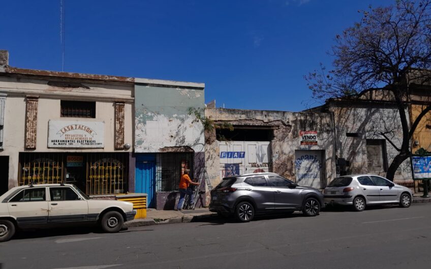 Vendo Excelente esquina Sarmiento y Maipu Ideal Constructora