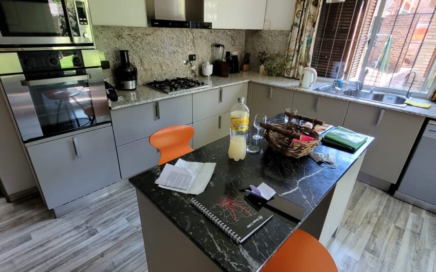 Vendo casa en barrio Valle del Cerro – Villa Allende Golf