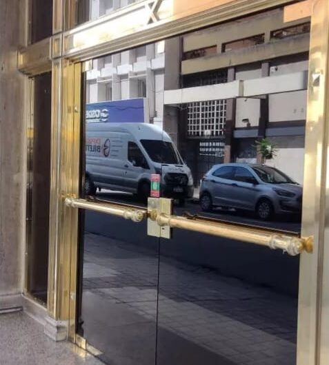Venta Departamento Semi piso – Fragueiro Esquina Av. Colon