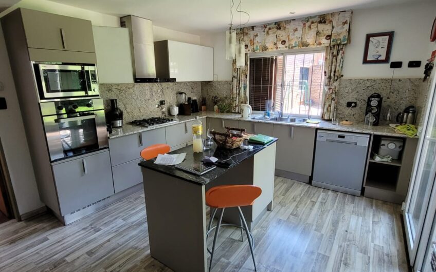 Vendo casa en barrio Valle del Cerro – Villa Allende Golf