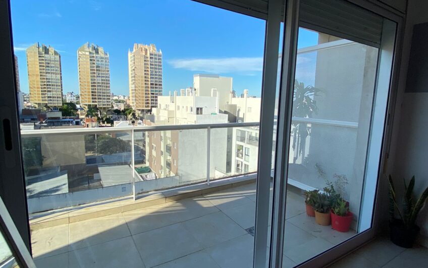 Venta Hermoso Duplex en “Quintas de Santa Ana”
