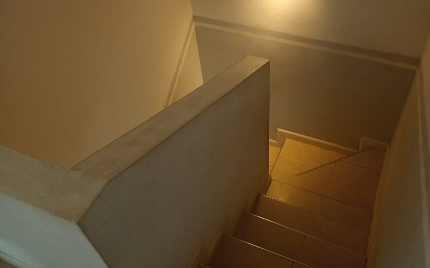 Venta Hermoso Duplex en “Quintas de Santa Ana”