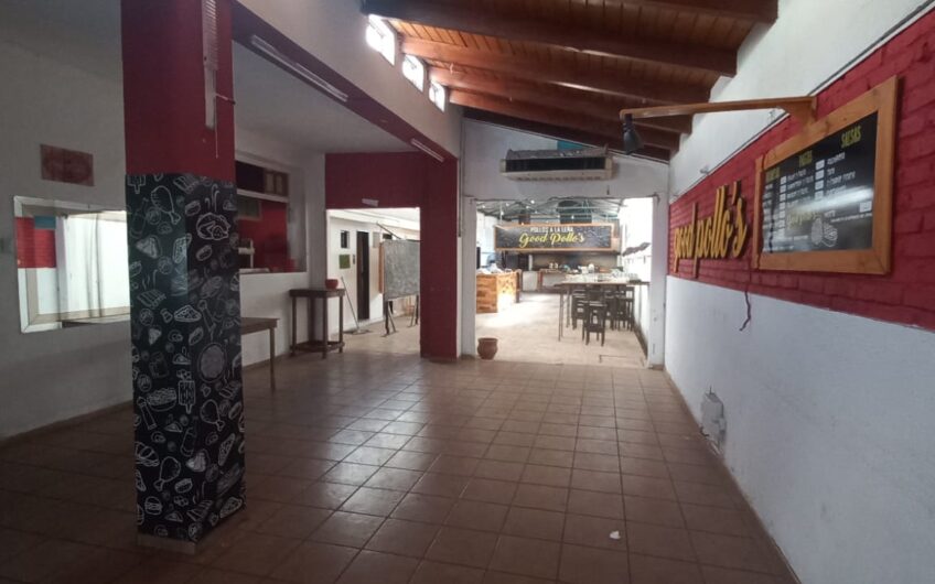 Alquilo Salón Comercial sobre Av. Sabattini. Excelente Ubicación