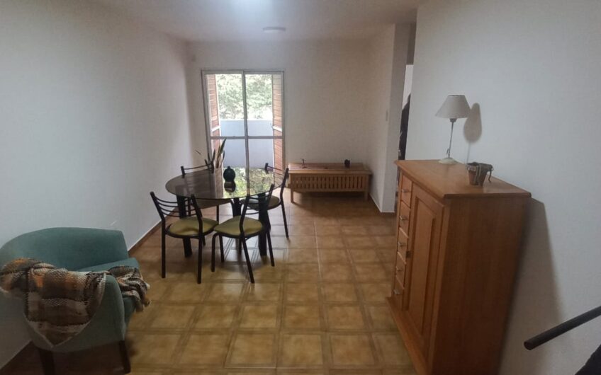 Vendo Departamento B° General Paz. Excelente ubicación.