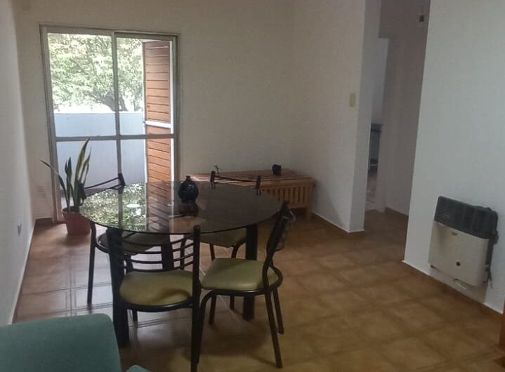 Vendo Departamento B° General Paz. Excelente ubicación.