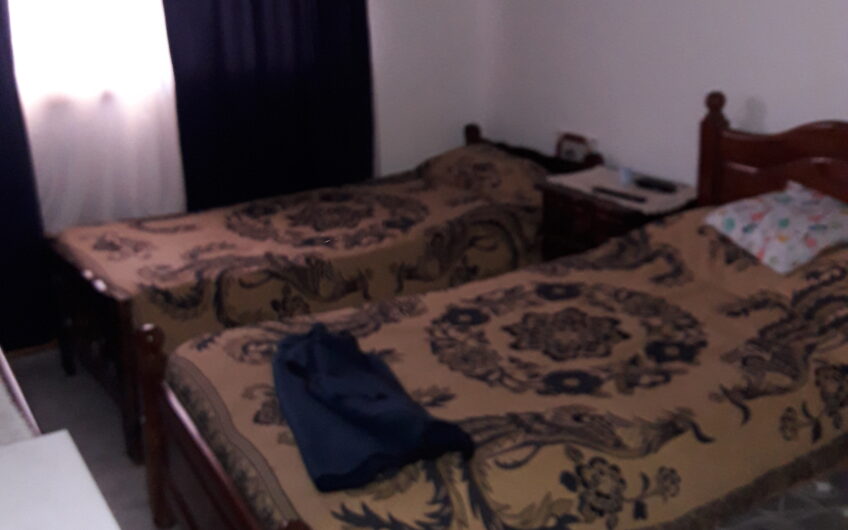 Vendo Casa 2 Dorm. + 2 Locales B° Mirador.
