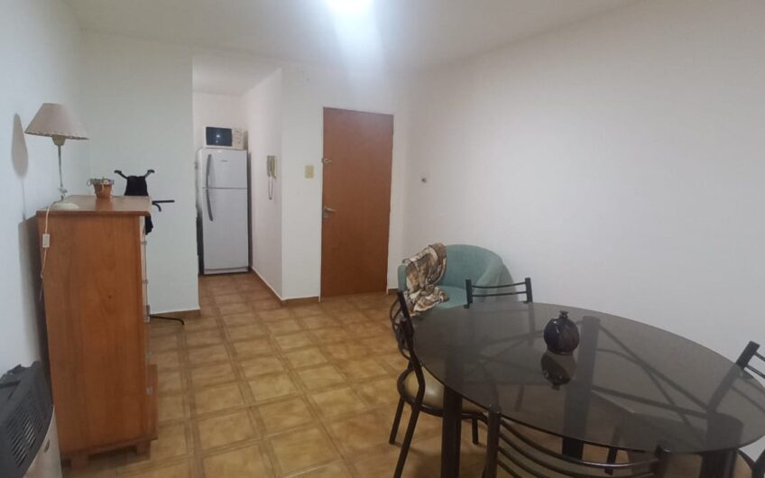 Vendo Departamento B° General Paz. Excelente ubicación.