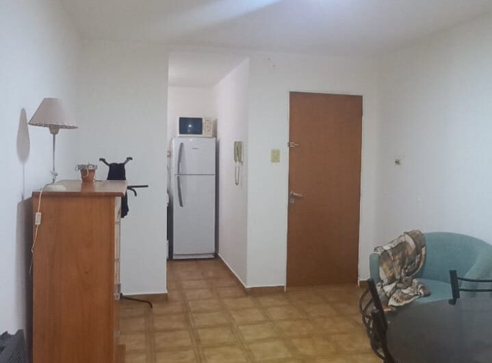 Vendo Departamento B° General Paz. Excelente ubicación.