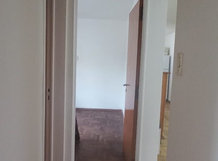 Vendo Departamento B° General Paz. Excelente ubicación.