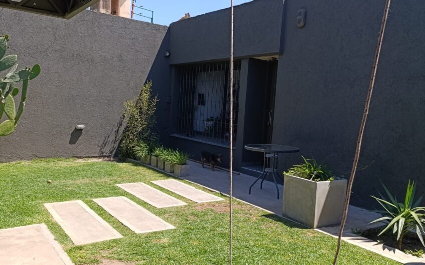 Venta casa B° Colon. Appto Crédito Bancor.