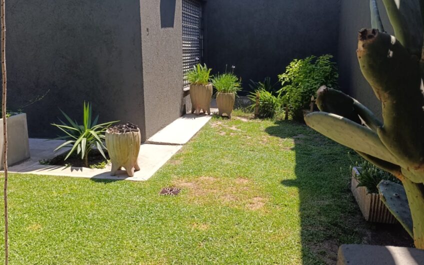 Venta casa B° Colon. Appto Crédito Bancor.