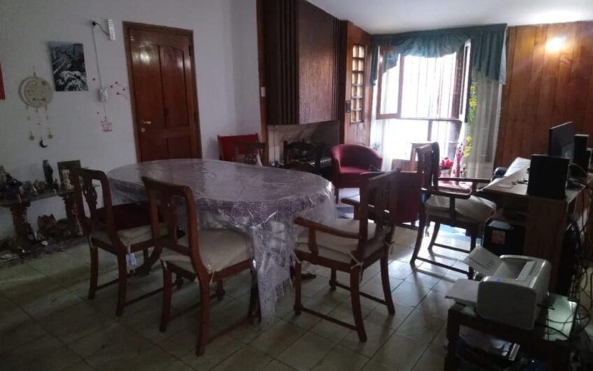 Vendo Casa 4 dormitorios B° Alto General Paz.