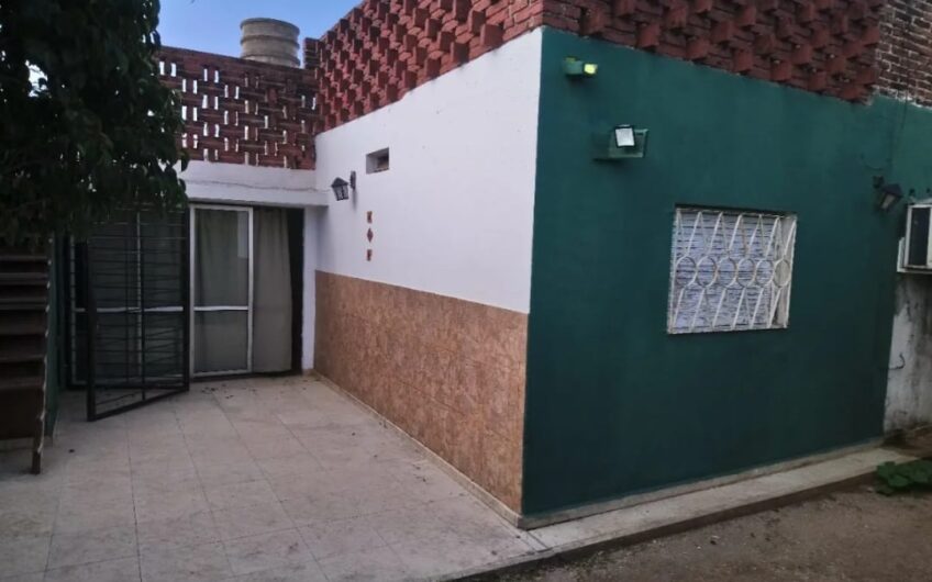 Vendo Casa 4 dormitorios B° Alto General Paz.